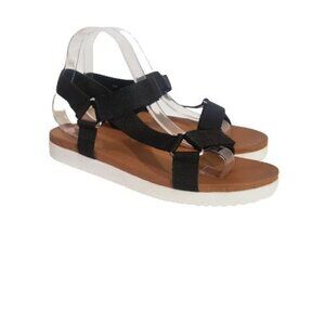 SO Engaging Sandal color Black